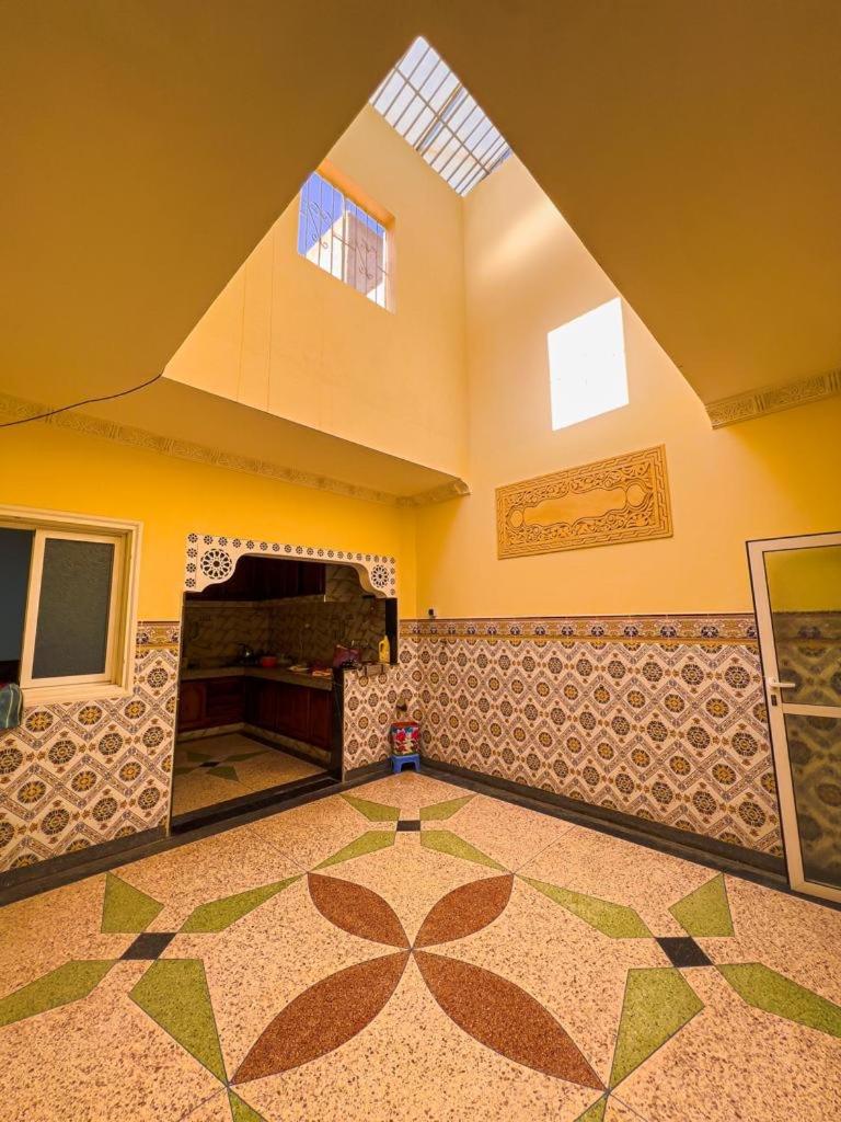 Dar Haut De Gamme Et A Un Prix Imaginaire Hostcom For Families Only Udžda Exteriér fotografie